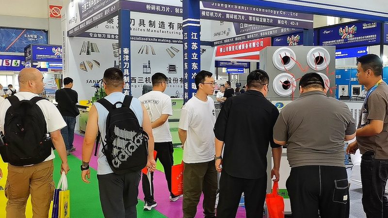 UV喷绘写真机售后服务：揭秘品牌背后的关键因素